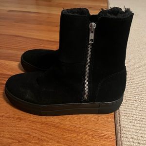 J/slides - black furry inside cozy - size 5